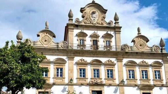 PJ faz buscas na C&acirc;mara de Mirandela e constitui seis arguidos