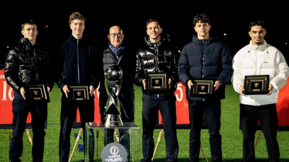 FC Porto (Forma&ccedil;&atilde;o):&nbsp;Campe&otilde;es do Mundo homenageados pela AF Porto