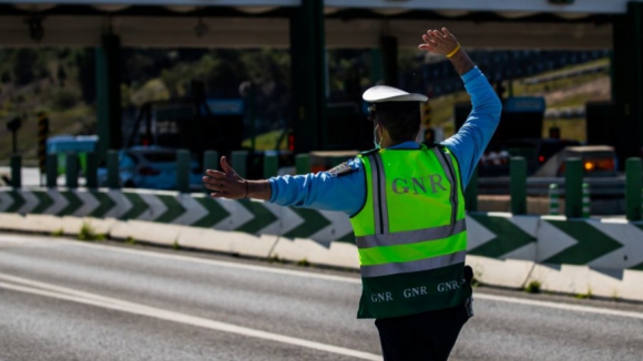 PSP e GNR registam 12 mortos e det&ecirc;m 433 condutores por excesso de &aacute;lcool em sete dias