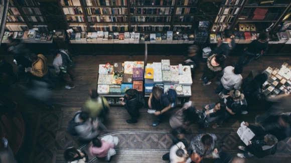 Cheque-livro dispon&iacute;vel a partir de 2 de janeiro e livrarias j&aacute; se podem candidatar