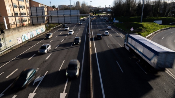 L&iacute;der da &Aacute;rea Metropolitana do Porto quer proibir pesados na VCI &agrave; hora de ponta
