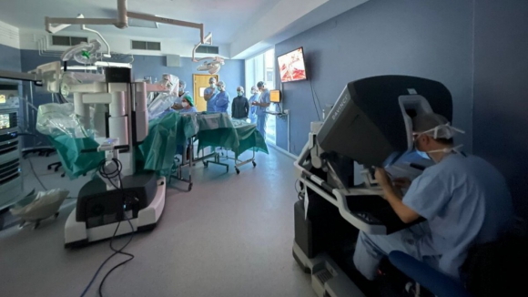 Hospital de S&atilde;o Jo&atilde;o recebe segundo robot cir&uacute;rgico num investimento de 2,3 milh&otilde;es