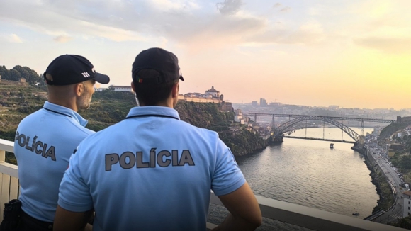 Filho detido no Porto por suspeita de agredir com uma faca o pai