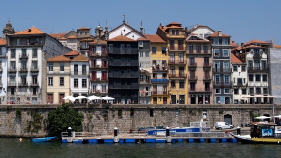 Taxa Euribor sobe a tr&ecirc;s meses e desce a seis e a 12 meses