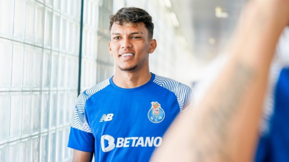 FC Porto:&nbsp;Gabriel Veron cedido ao CD Nacional
