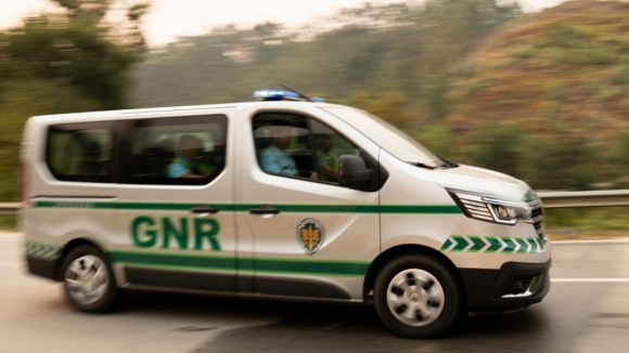 GNR det&eacute;m suspeito de tr&aacute;fico de droga e apreende cerca de 11 mil doses em Paredes