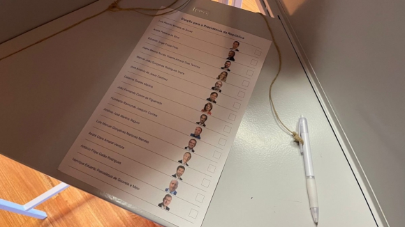 Presidenciais. Aflu&ecirc;ncia supera &uacute;ltimas elei&ccedil;&otilde;es com 45,51% dos eleitores a votar at&eacute; &agrave;s 16h00