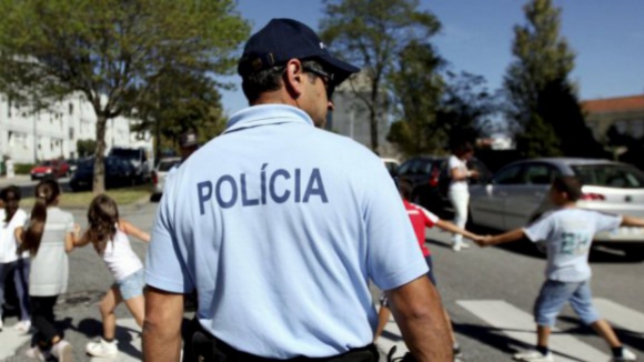 Nova opera&ccedil;&atilde;o da PSP nas escolas a partir desta segunda-feira contra a viol&ecirc;ncia