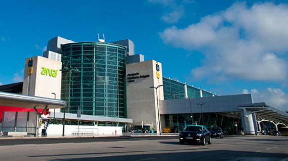 Custos do aeroporto de Lisboa para pessoas e cidade chegam a 12 mil milh&otilde;es em 10 anos, frisa Zero