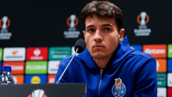 Jakub Kiwior:&nbsp;&ldquo;Vai estar frio l&aacute; fora, mas em campo vai estar quente&rdquo;