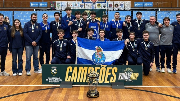 FC Porto (Basquetebol):&nbsp;Sub-16 sagram-se Campe&otilde;es Distritais de basquetebol