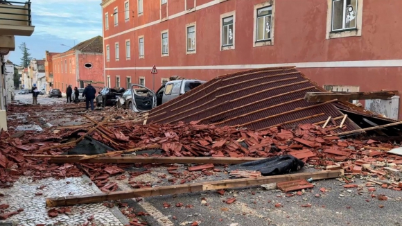 Prote&ccedil;&atilde;o Civil aumenta para 3.300 ocorr&ecirc;ncias no continente devido a depress&atilde;o Kristin