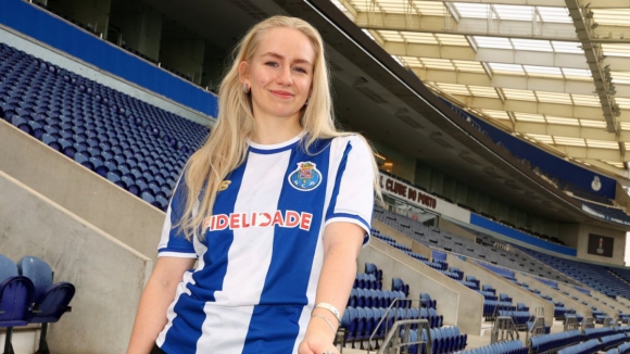 FC Porto (Feminino):&nbsp;Laerke Tingleff refor&ccedil;a o futebol feminino