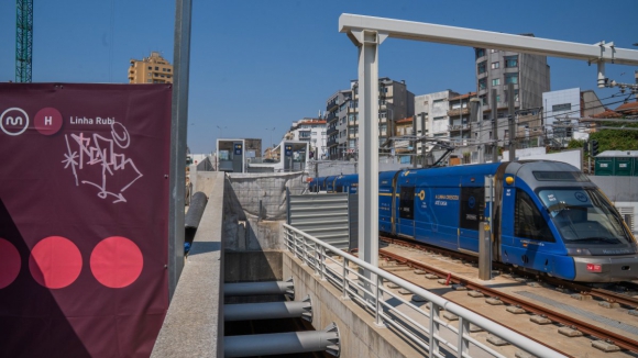 Gaia vota fim da isen&ccedil;&atilde;o das taxas municipais das obras da Linha Rubi da Metro do Porto