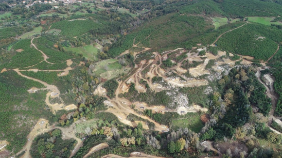 Tribunal de Contas Europeu alerta para licenciamento moroso do l&iacute;tio em Portugal