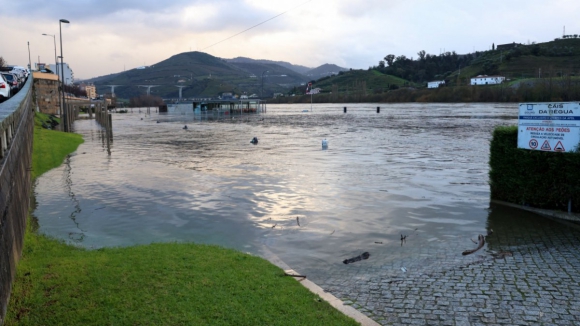 Peso da R&eacute;gua alerta para probabilidade &ldquo;muito elevada&rdquo; de cheias