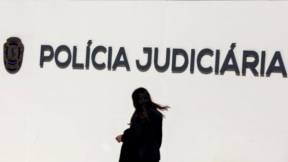 Dois inspetores da PJ baleados em Paredes durante busca domicili&aacute;ria