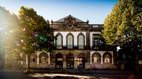 Exposi&ccedil;&atilde;o mostra quase todo o trabalho mural de Dordio Gomes no Porto