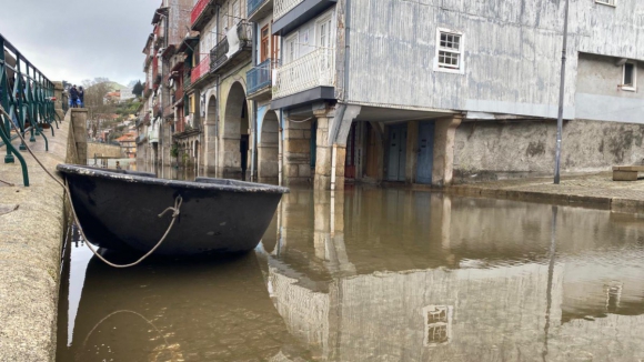 Mais de 30 vias condicionadas no distrito do Porto