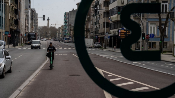 Via direita da Av. Boavista no Porto ser&aacute; aberta a modos suaves e limitada a 30 km/h