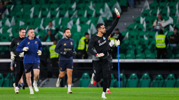 FC Porto: Guarda-redes portistas j&aacute; aquecem no relvado do Est&aacute;dio Jos&eacute; Alvalade