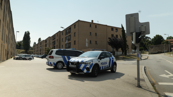 Homem detido por agredir pol&iacute;cias no Porto fica em pris&atilde;o preventiva