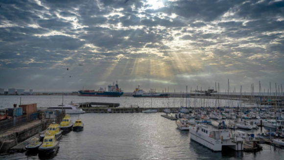 Plano estrat&eacute;gico do porto de Leix&otilde;es prev&ecirc; marina do lado da praia de Matosinhos