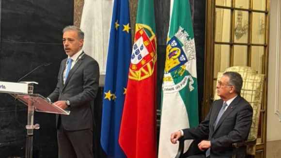 Presen&ccedil;a de Seguro no Porto mostra que presidente v&ecirc; pa&iacute;s "como um todo"