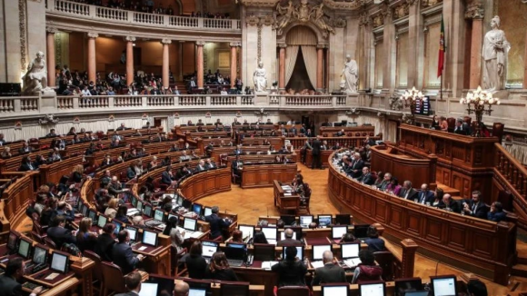 Rejeitados no parlamento todos os projetos dos partidos sobre arrendamento