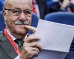 Del Bosque adia lista dos 23 de Espanha devido &agrave; final da "Champions"