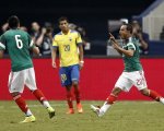 M&eacute;xico vence (3-1) Equador, mas perde Luis Montes por les&atilde;o