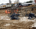 Queda de grua em est&aacute;dio de S&atilde;o Paulo aconteceu por afundamento do solo
