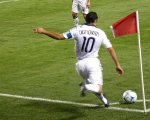 Landon Donovan considera que os Estados Unidos foram med&iacute;ocres