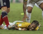 Neymar fora do Campeonato do Mundo devido a fratura de uma v&eacute;rtebra