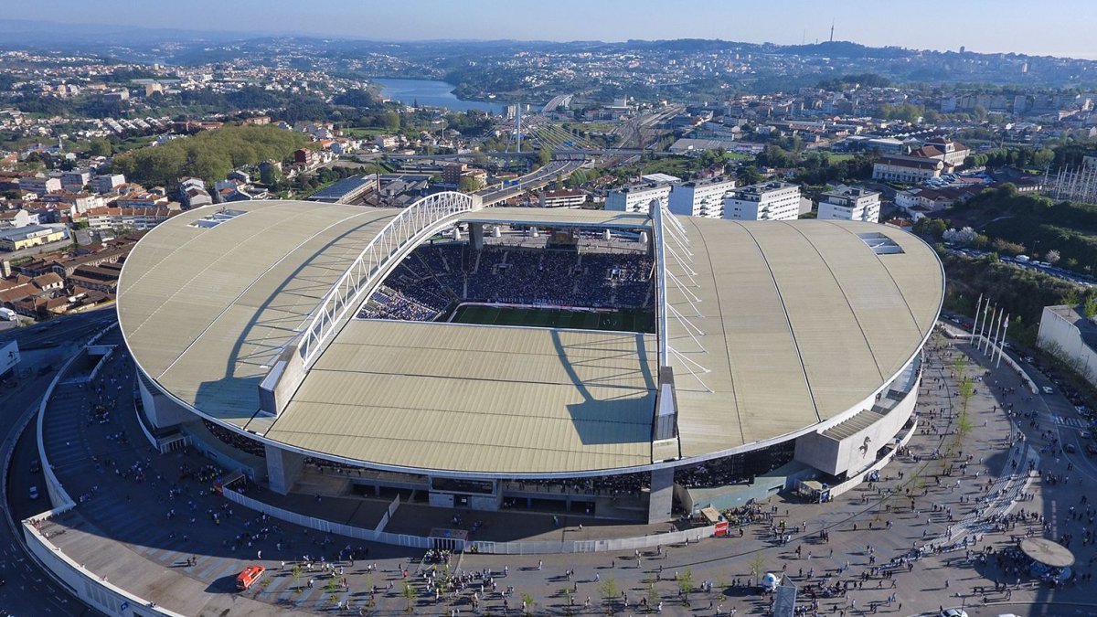 À conversa sobre o relvado do Estádio do Dragão - Portal de