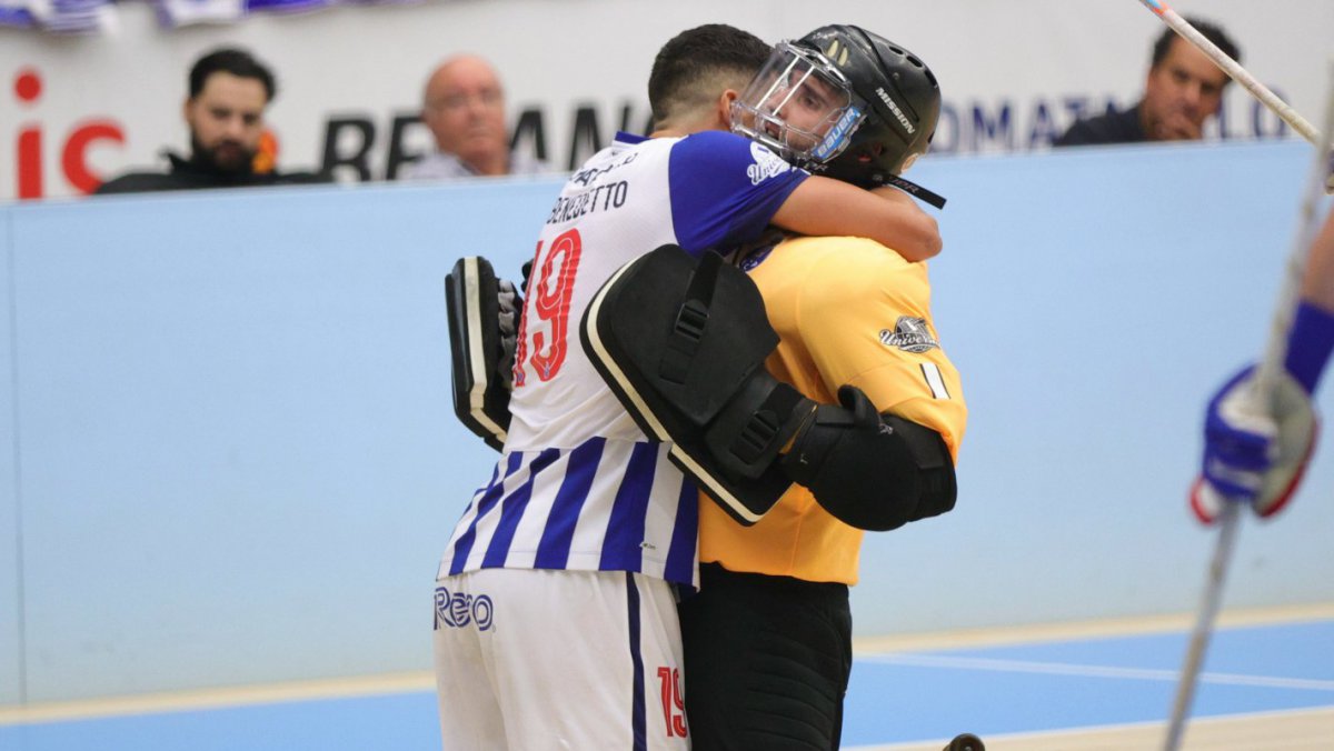 Hóquei Em Patins. FC Porto Bate Oliveirense Por 5-4 Depois De Ter ...