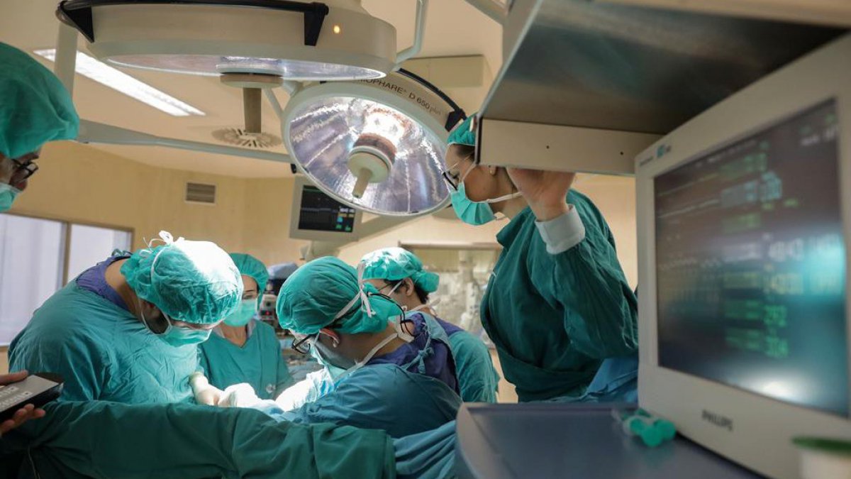 Hospital Universitário de Coimbra faz cirurgia inovadora - SAPO