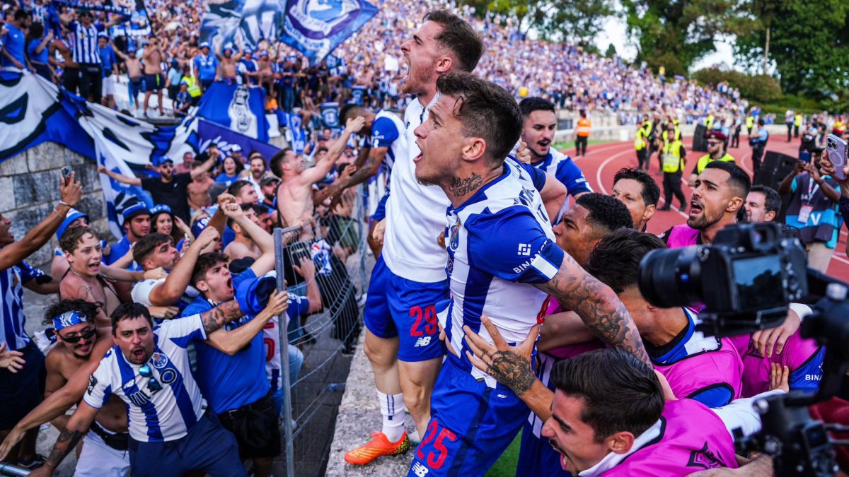 Otávio provoca Sporting após conquista da Taça da Liga (FOTO)