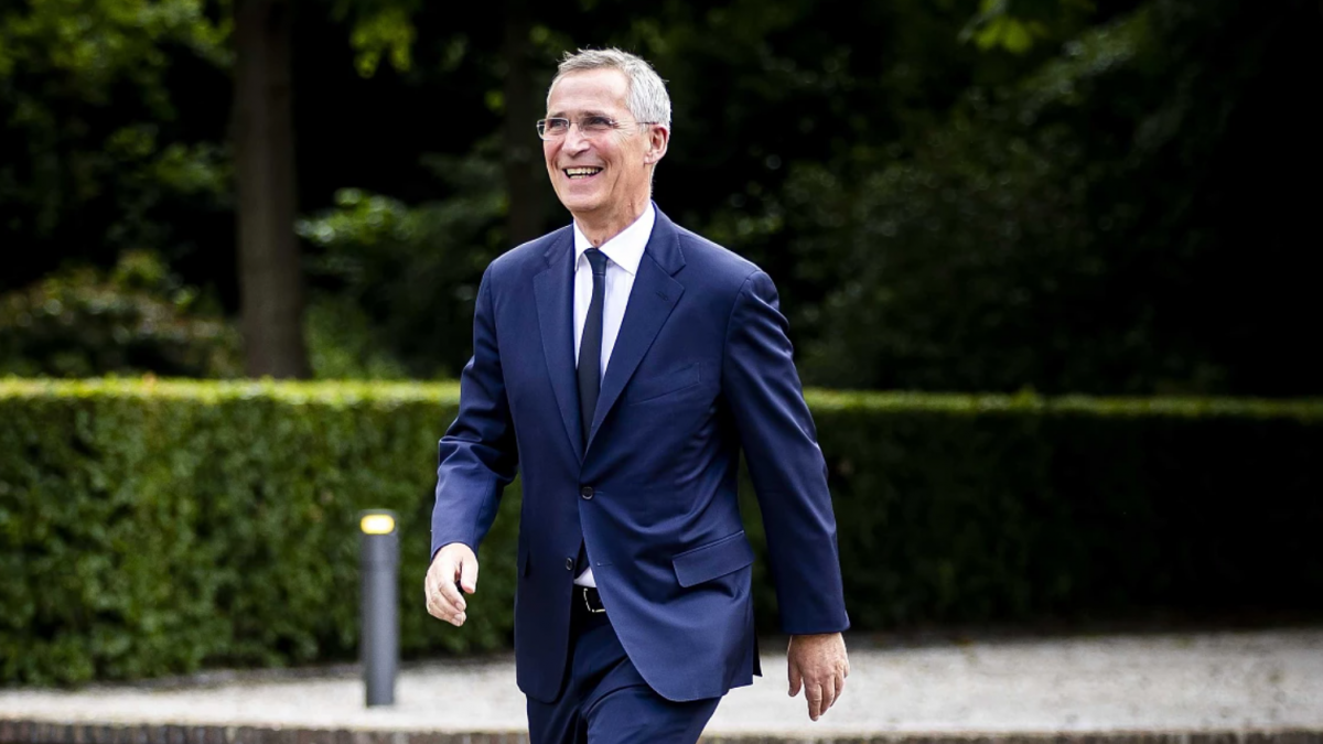 Les membres de l’OTAN sont sur le point de conclure un accord pour réintégrer Stoltenberg à la direction