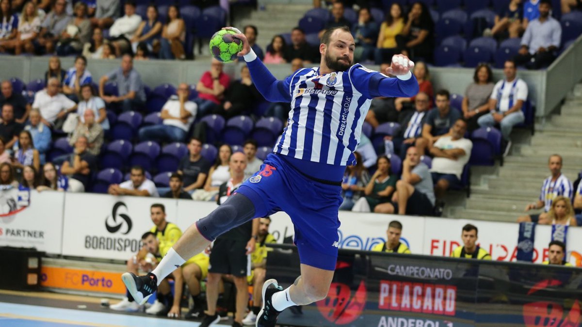 Andebol: FC Porto vence e segue na corrida aos 16 avos da Champions - CNN  Portugal