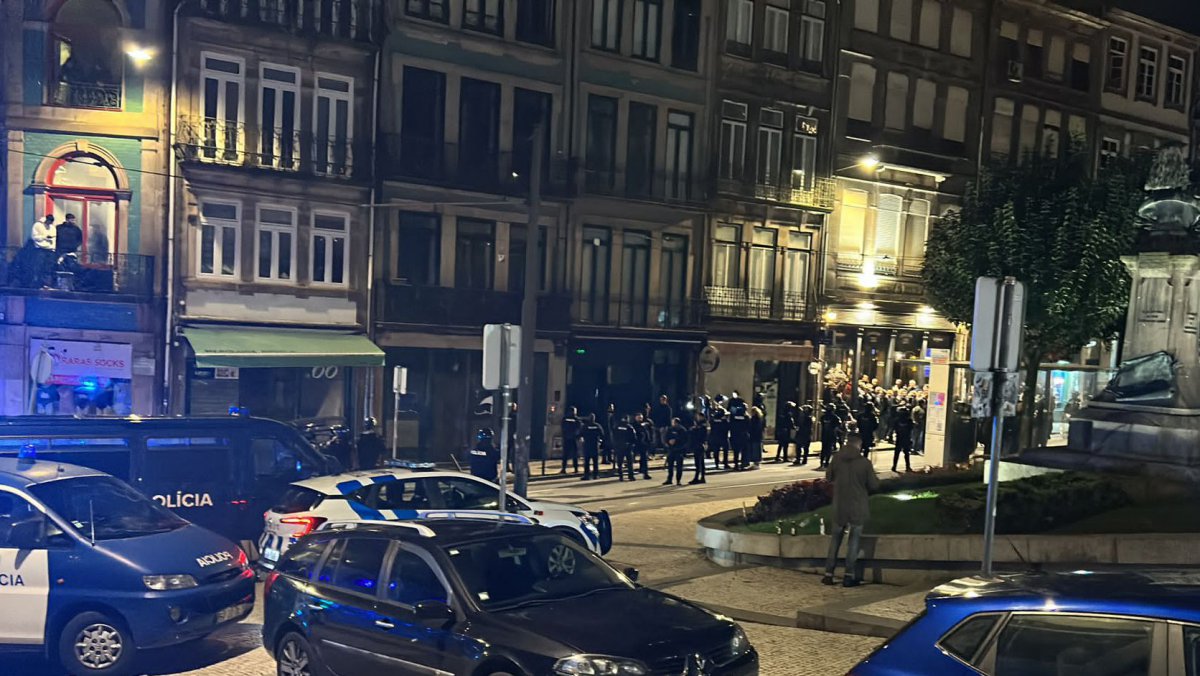 Hunderte Antwerpen-Fans sorgen für Chaos im Stadtzentrum von Porto