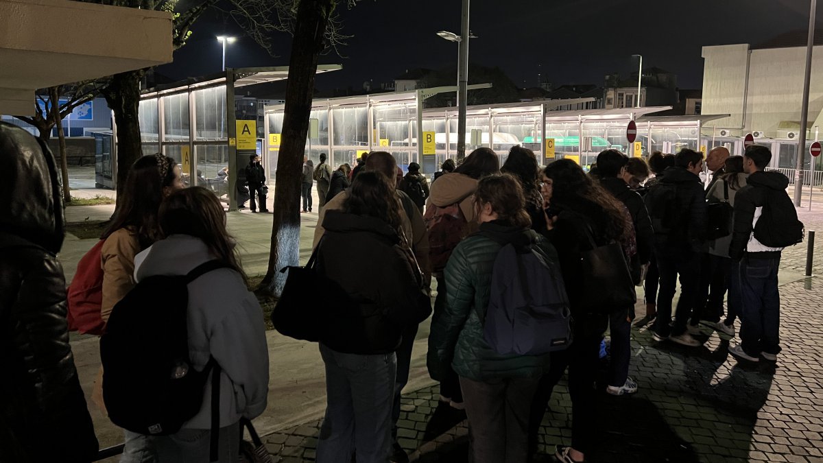 Falhas Dos Autocarros Da Rede Unir Continuam A Dar Problemas No Grande Porto